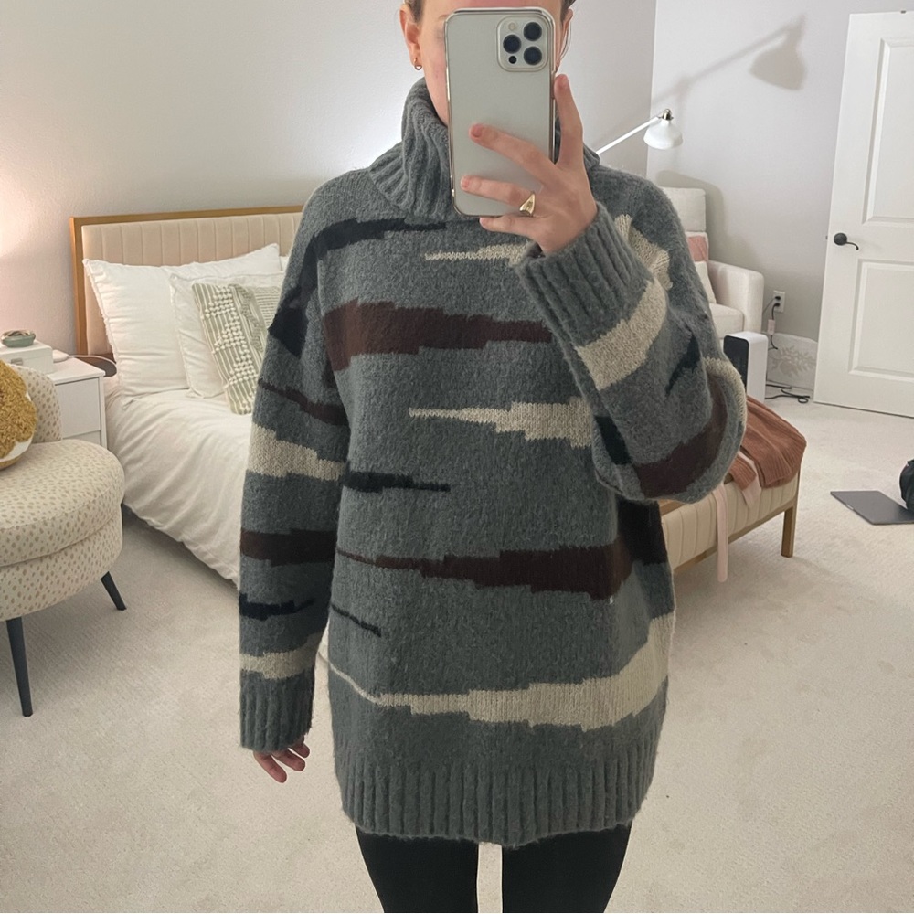 Listicle Grey sweater